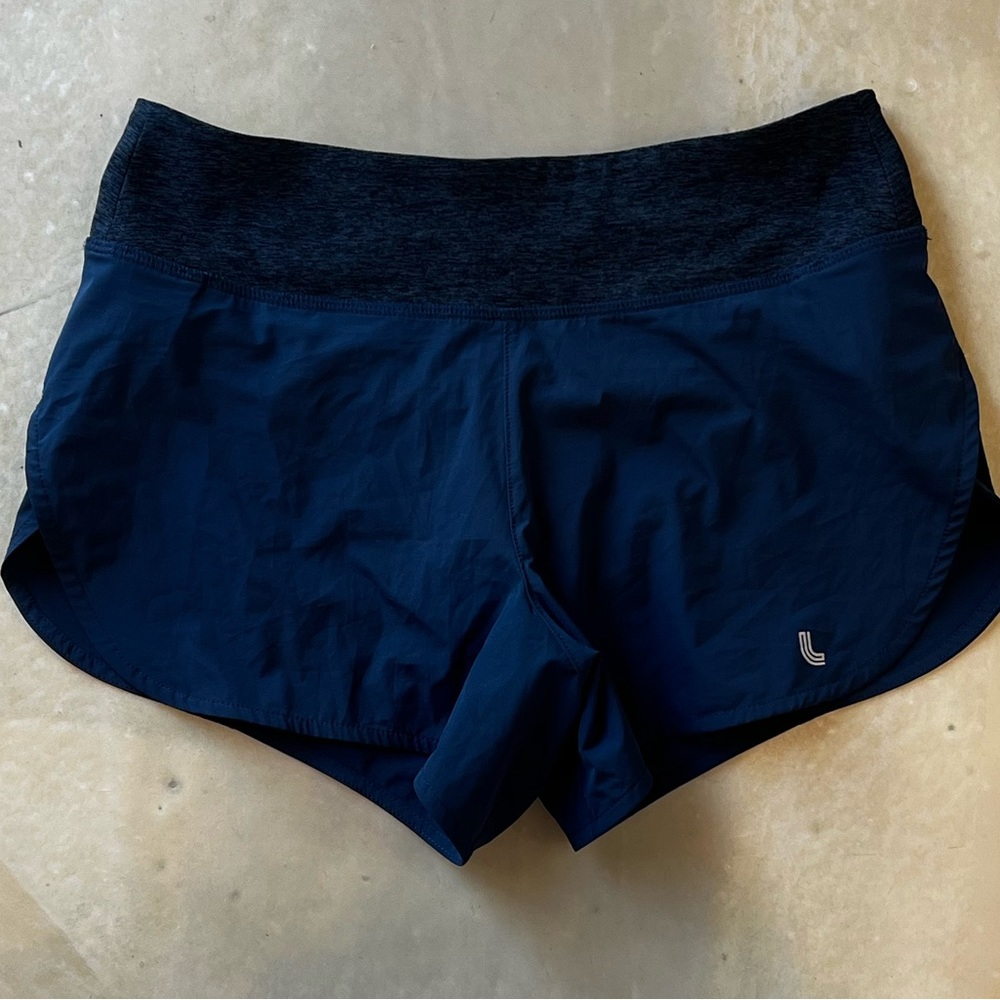 Lolë shorts size XS